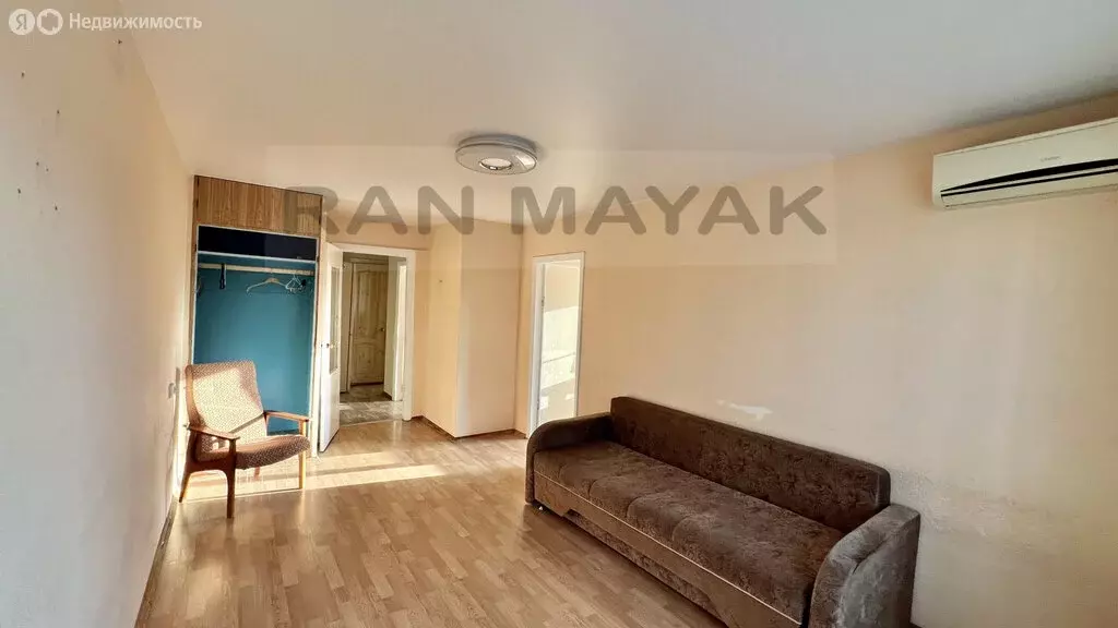 3-комнатная квартира: Майкоп, Прямая улица, 2А (52 м) - Фото 1