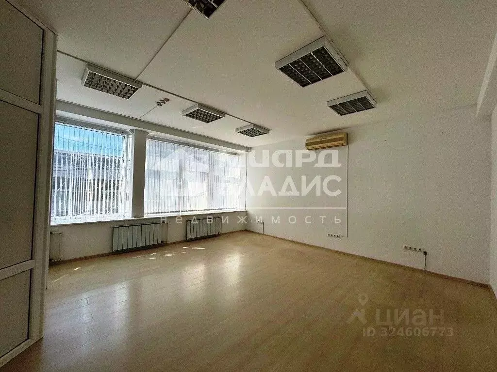 Офис в Омская область, Омск ул. Чапаева, 71 (114 м) - Фото 1