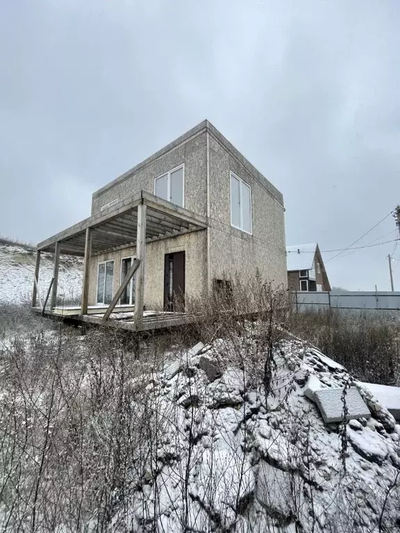 Дом в Саратовская область, пос. Тепличный ул. Подгорная (160 м) - Фото 2