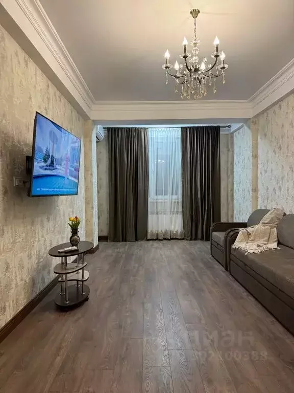 2-к кв. Дагестан, Каспийск просп. М. Омарова, 7 (86.0 м) - Фото 1
