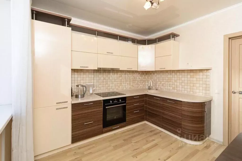 2-к кв. Тюменская область, Тюмень Заречный проезд, 14 (53.6 м) - Фото 1