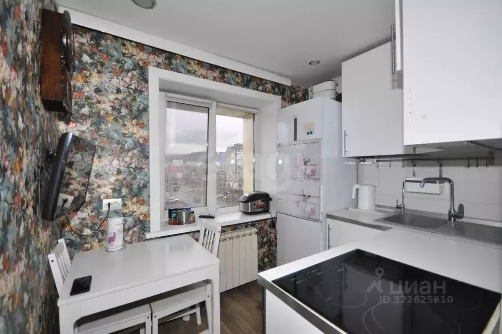 1-к кв. Сахалинская область, Южно-Сахалинск Амурская ул., 169 (56.9 м) - Фото 1