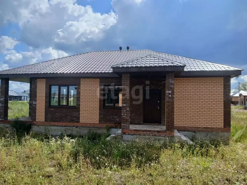 Дом в Башкортостан, Уфимский район, Михайловский сельсовет, д. Суровка ... - Фото 0