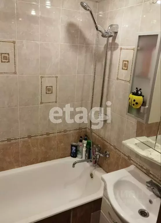 3-к кв. Калужская область, Калуга городской округ, д. Мстихино ул. ... - Фото 1