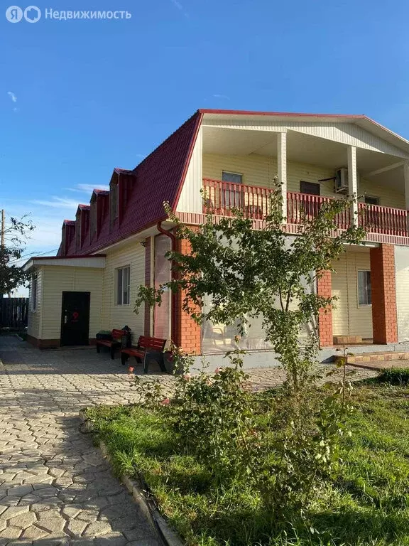 Дом в Володарский район, посёлок Зелёный Остров, улица Нестеровой, 76 ... - Фото 1