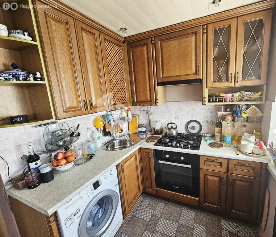 3-комнатная квартира: посёлок городского типа Калининец, 18 (61.8 м) - Фото 1