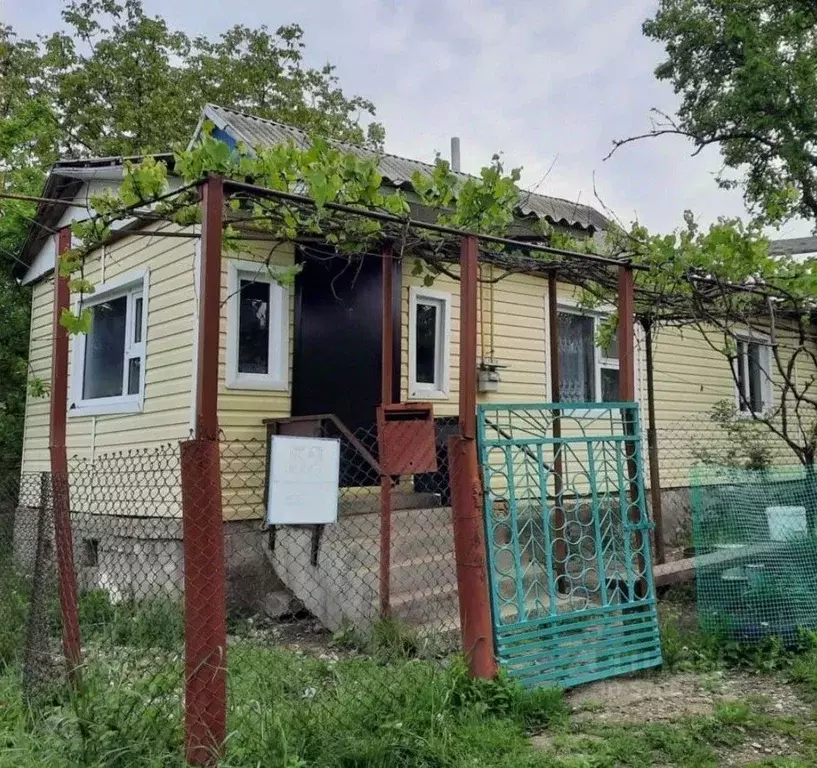 Дом в Краснодарский край, Апшеронский район, Нефтегорск пгт ул. ... - Фото 1