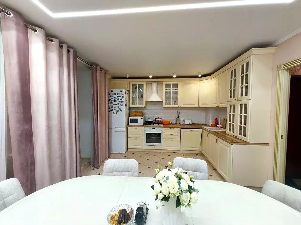 2-к кв. Татарстан, Казань ул. Салиха Батыева, 21 (66.0 м) - Фото 2