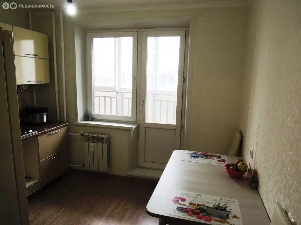 2-комнатная квартира: Чебоксары, улица П.В. Дементьева, 9 (62 м) - Фото 0
