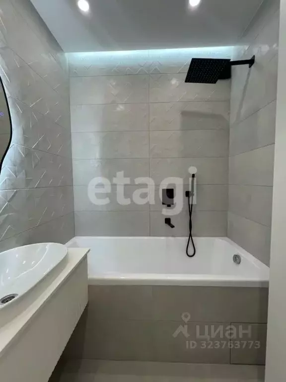 2-к кв. Калужская область, Калуга ул. Минская, 40 (56.0 м) - Фото 2