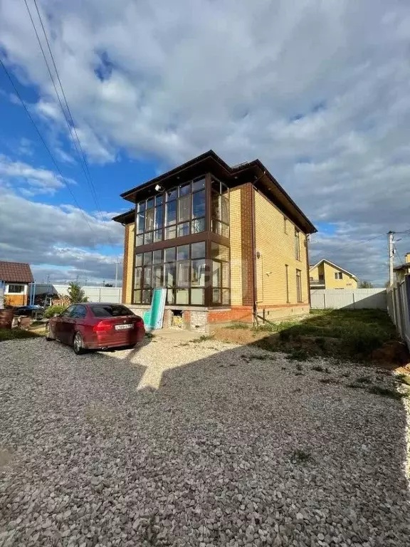 Дом в Татарстан, Лаишевский район, Большекабанское с/пос, с. Малые ... - Фото 1