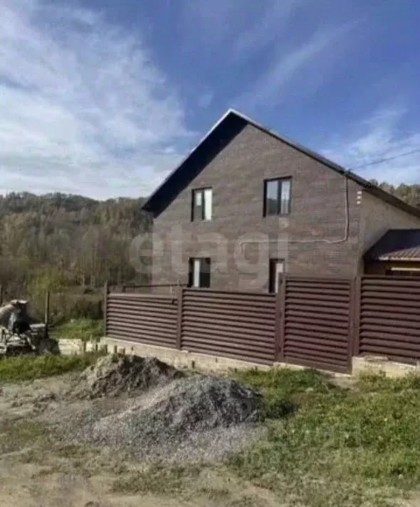 Дом в Алтай, Горно-Алтайск ул. Манжерокская, 48 (174 м) - Фото 1