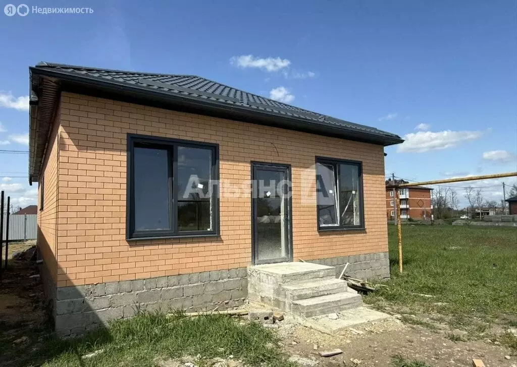 Дом в Краснодарский край, Курганинск (100 м) - Фото 2