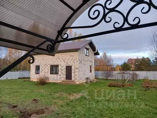 Дом в Псковская область, Псковский район, Логозовская волость, д. ... - Фото 1