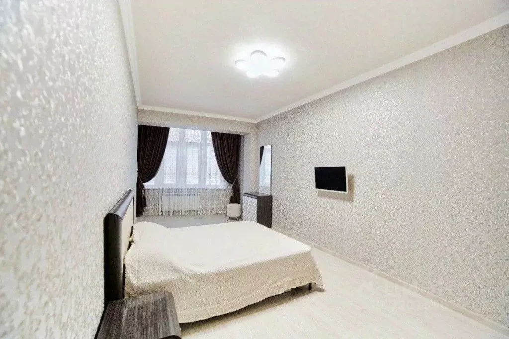 2-к кв. Ставропольский край, Кисловодск Краснофлотский пер., 1 (85.0 ... - Фото 1