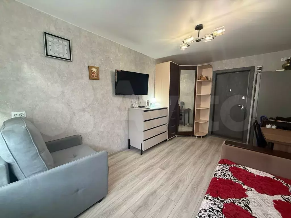 Комната 14,4 м в 5-к., 1/5 эт. - Фото 0