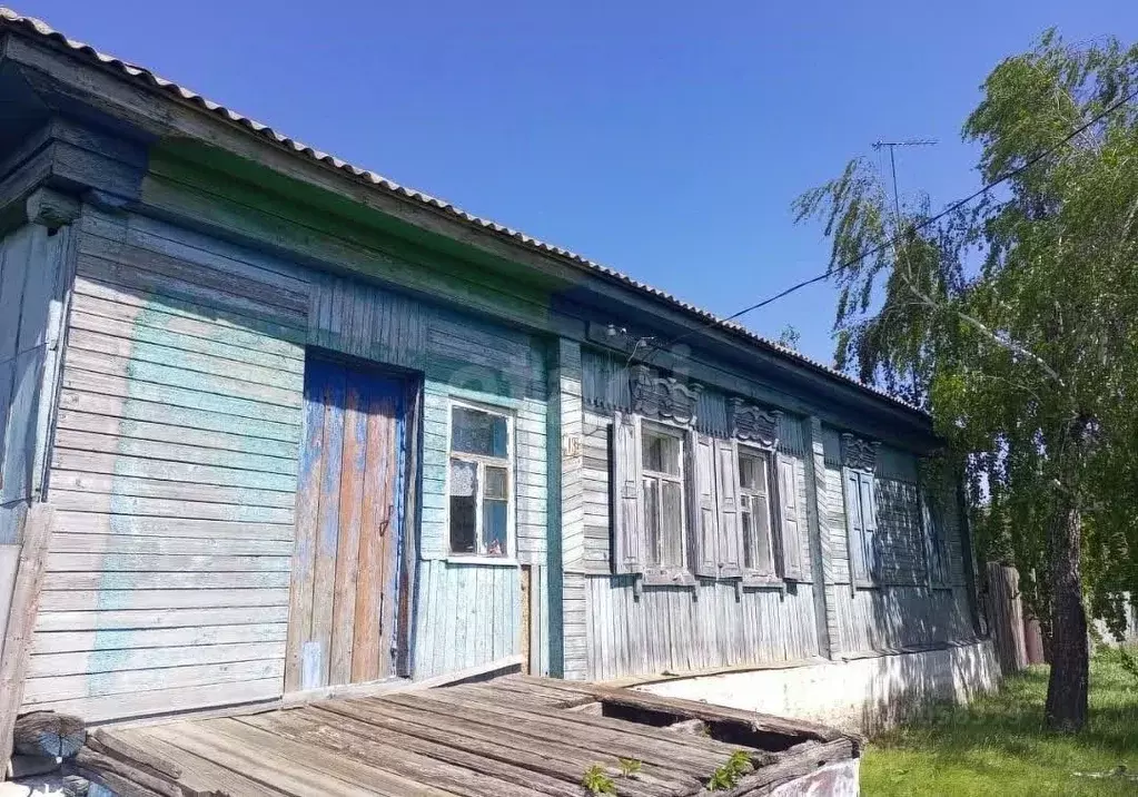 Дом в Саратовская область, Романовский район, с. Большой Карай ... - Фото 0