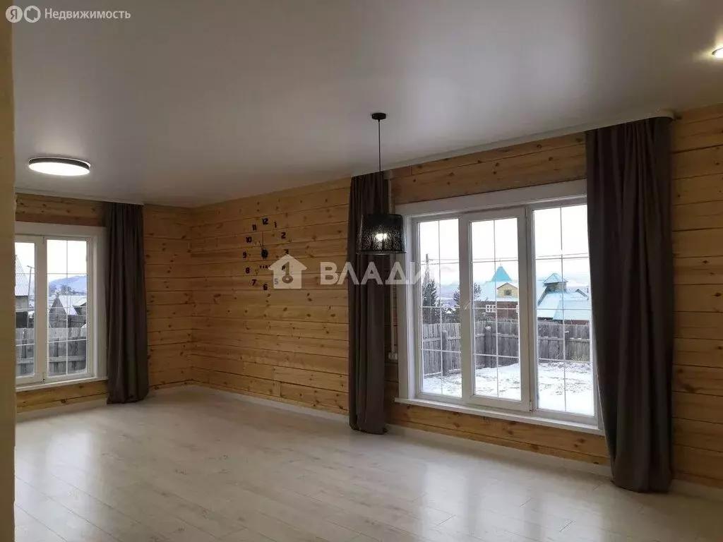 Дом в Нижний Саянтуй, улица Толбоева, 10 (180 м) - Фото 1