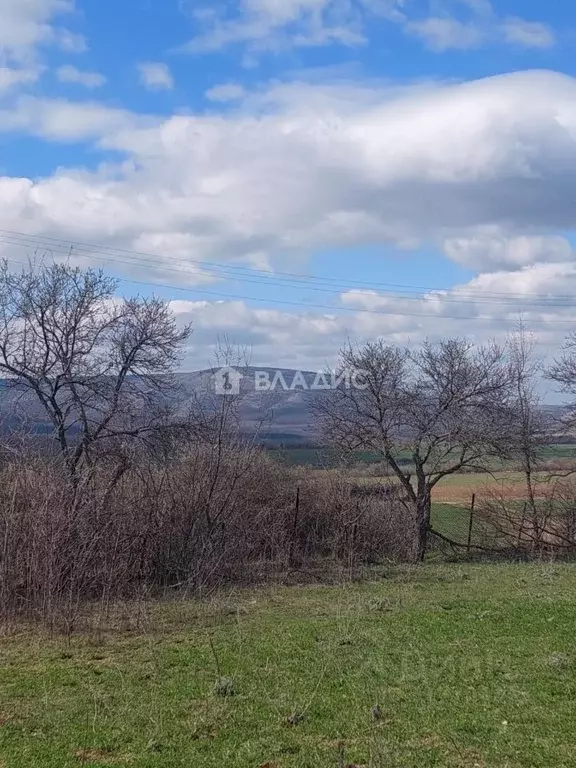 Участок в Крым, Белогорский район, Криничненское с/пос, с. Алексеевка ... - Фото 0