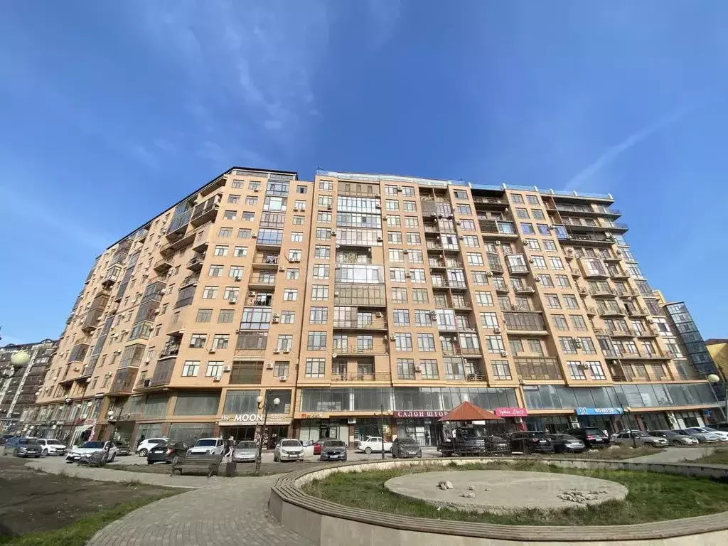 2-к кв. Дагестан, Каспийск просп. Акулиничева, 1 (92.0 м) - Фото 0