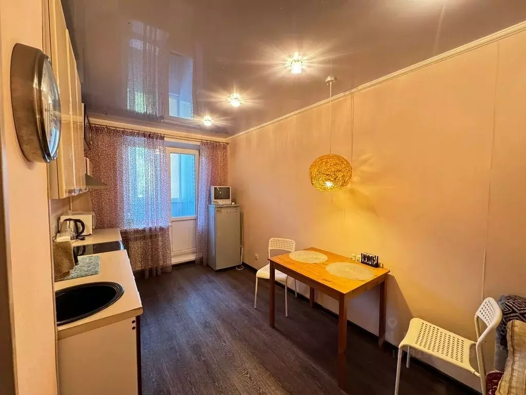1-к кв. Белгородская область, Старый Оскол Макаренко мкр, 11 (40.0 м) - Фото 1