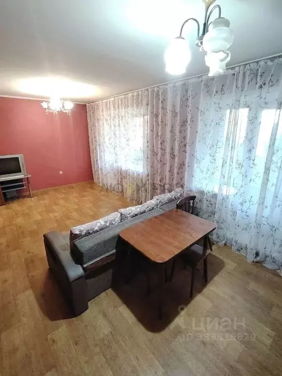 2-к кв. Алтайский край, Барнаул Балтийская ул., 12 (40.5 м) - Фото 1