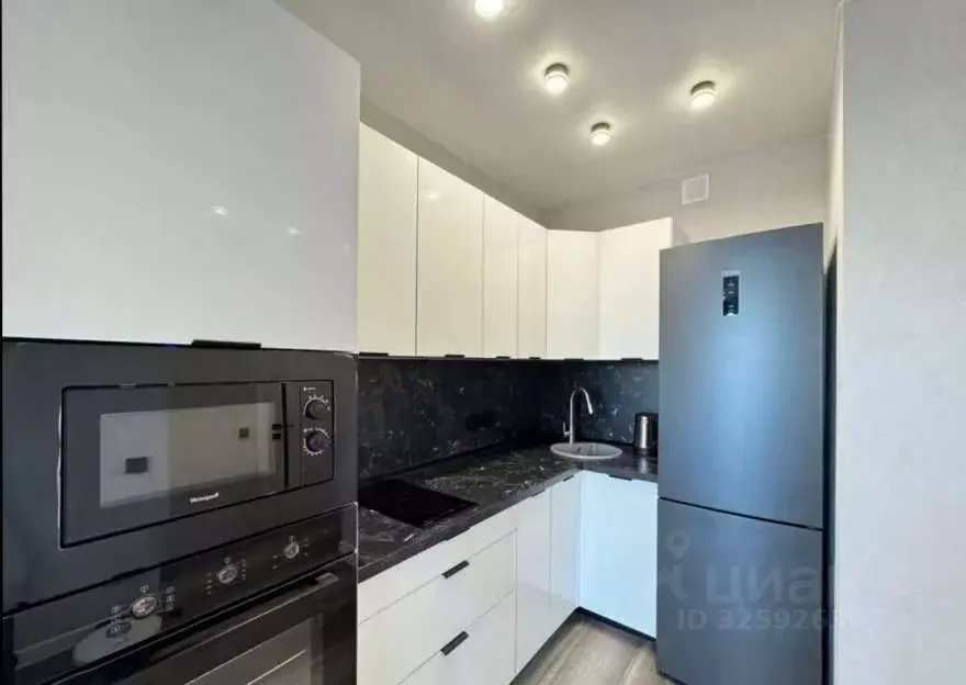 1-к кв. Тюменская область, Тюмень ул. Краснооктябрьская, 16к1 (32.1 м) - Фото 2