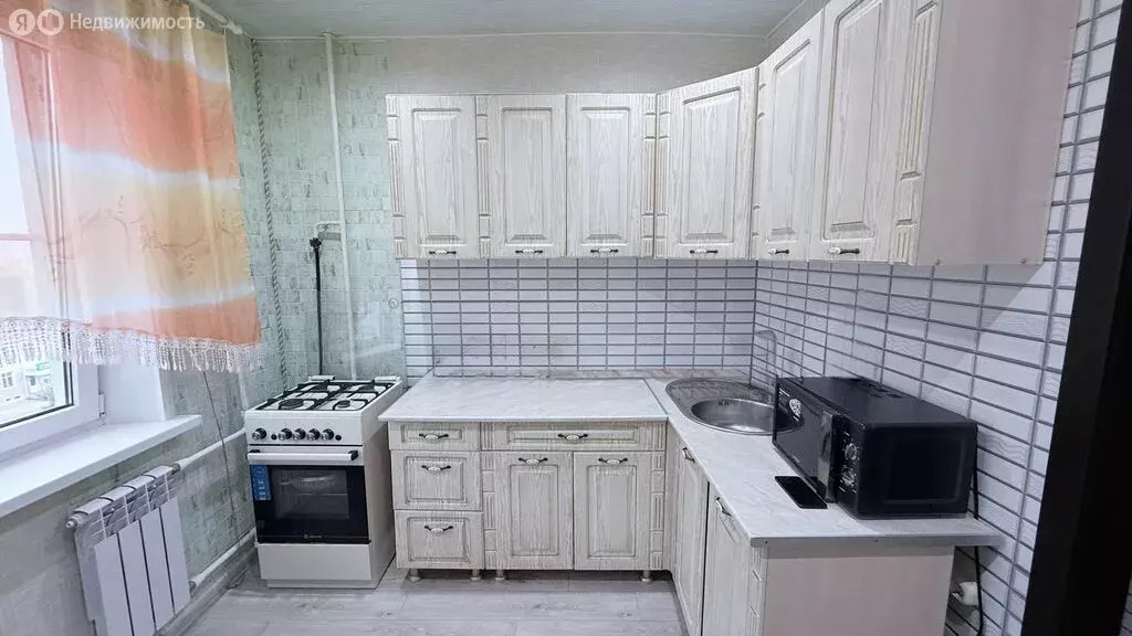 3-комнатная квартира: Волгодонск, улица Маршала Кошевого, 40 (60 м) - Фото 0