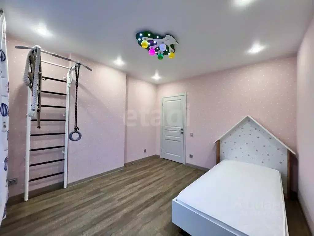 2-к кв. Тюменская область, Тюмень ул. 50 лет Октября, 57Бк2 (68.8 м) - Фото 1