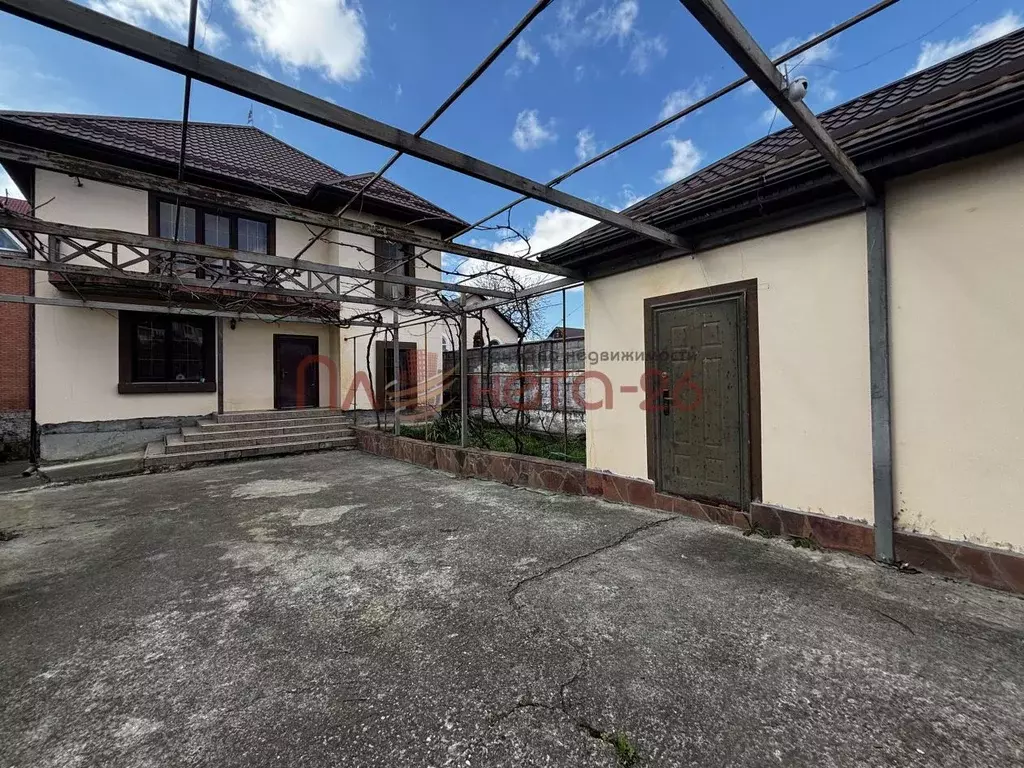 Дом в Ставропольский край, Пятигорск ул. Нежнова, 12 (250 м) - Фото 1