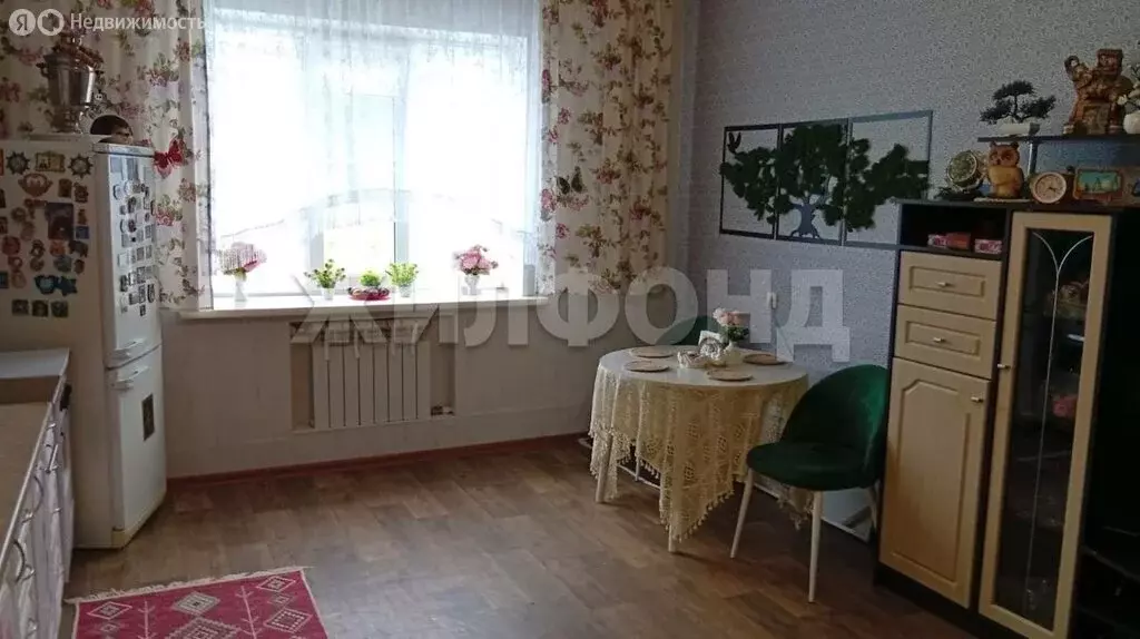 2-комнатная квартира: Октябрьский, Локтинская улица, 6/2 (65.4 м) - Фото 0