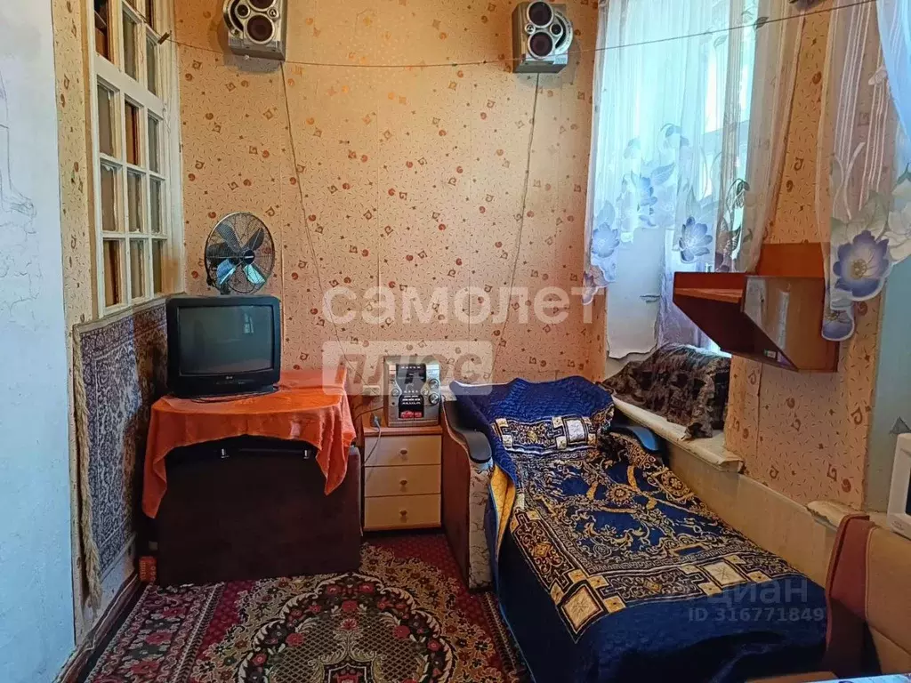 2-к кв. Астраханская область, Астрахань Покровская пл., 4 (18.6 м) - Фото 0