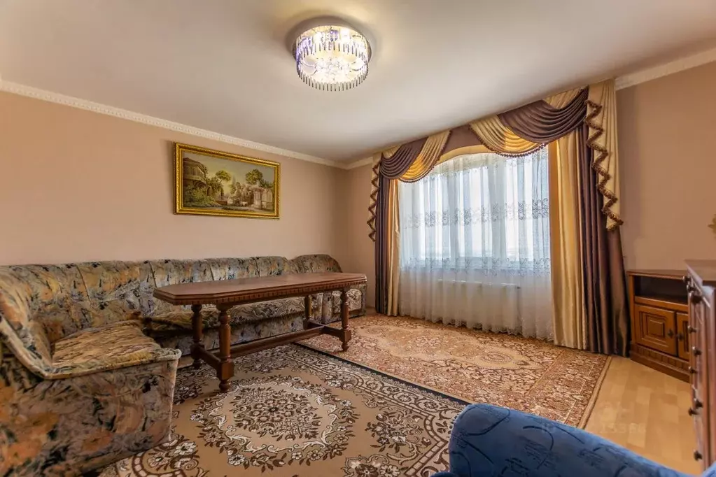 3-к кв. Крым, Симферополь ул. Янтарная, 3 (70.0 м) - Фото 0