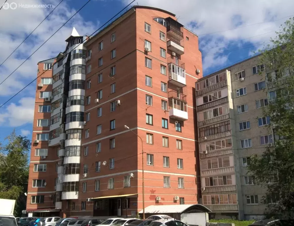 2-комнатная квартира: Тюмень, улица Коммунаров, 35 (108.5 м) - Фото 1