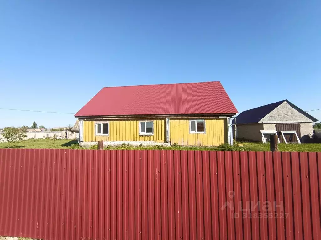 Дом в Башкортостан, Гафурийский район, Белоозерский сельсовет, д. ... - Фото 1