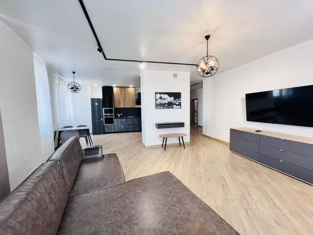 3-к кв. Татарстан, Казань ул. Оренбургский Тракт, 8Д (110.0 м) - Фото 1