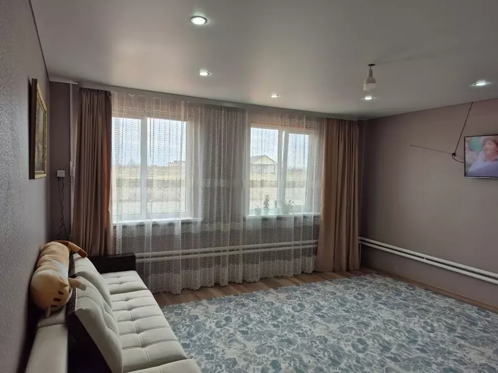 Дом в Астраханская область, Харабали ул. Баймаша Мендагазиева, 58 (102 ... - Фото 1