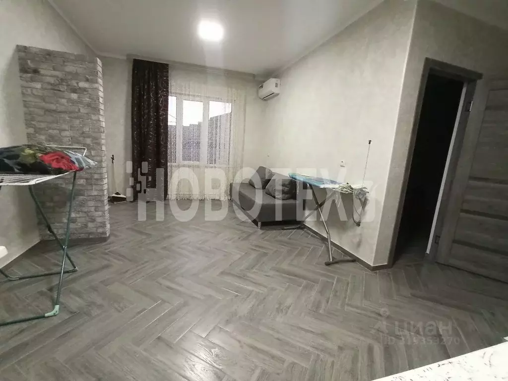 2-к кв. Краснодарский край, Крымск ул. Красной Розы (48.0 м) - Фото 0