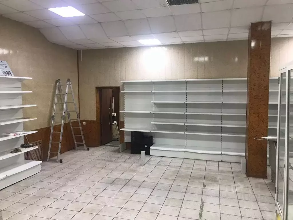 Помещение свободного назначения в Омская область, Омск Чередовый мкр, ... - Фото 0