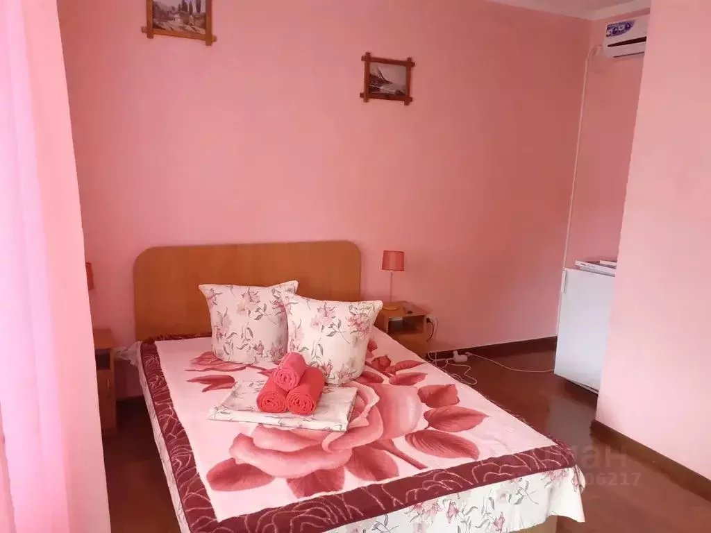 Комната Крым, Алушта муниципальный округ, с. Малореченское ул. ... - Фото 1