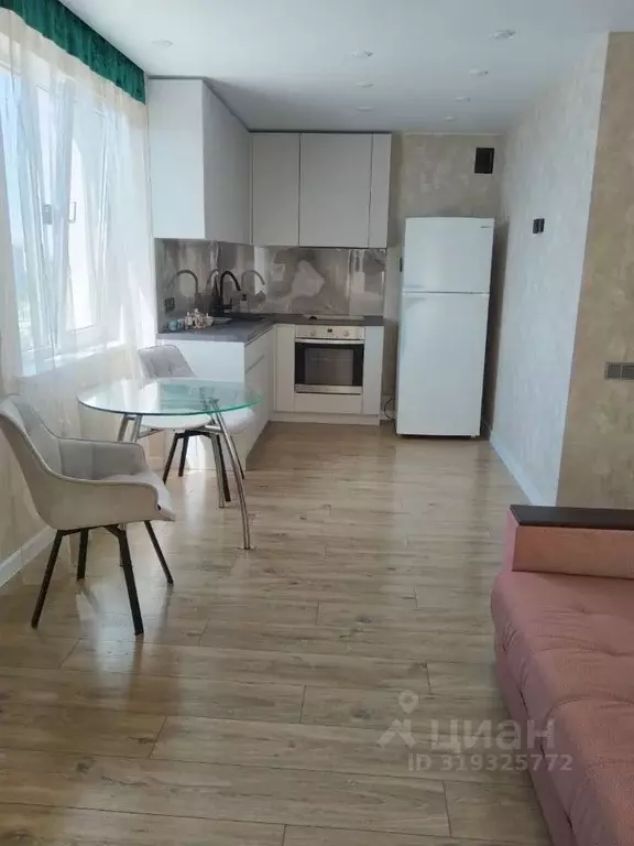 2-к кв. Волгоградская область, Волгоград ул. Расула Гамзатова, 19 ... - Фото 0