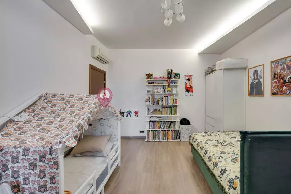 Продается 3-комнатная квартира - Фото 2