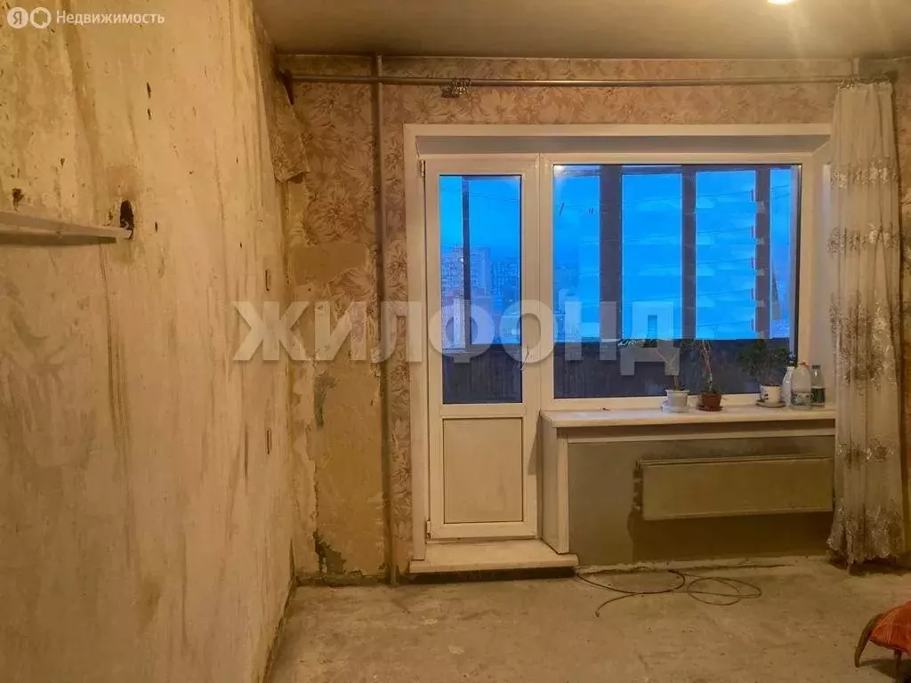 3-комнатная квартира: Новосибирск, Северо-Чемской жилмассив, улица ... - Фото 1