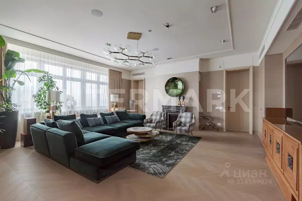 6-к кв. Москва Большая Татарская ул., 7к1 (433.0 м) - Фото 0