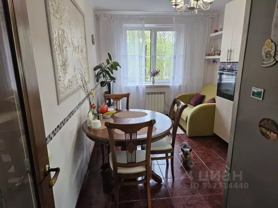 2-к кв. Московская область, Балашиха Спортивная ул., 7 (71.4 м) - Фото 0