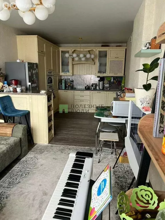 3-комнатная квартира: Красноярск, улица Алексеева, 34 (57.2 м) - Фото 0