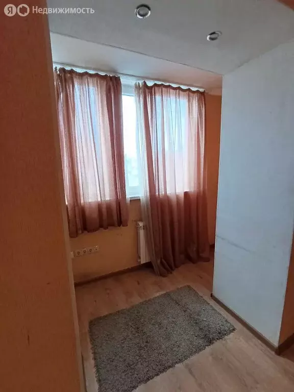 4-комнатная квартира: Саратов, улица имени В.Г. Клочкова, 15 (110 м) - Фото 1