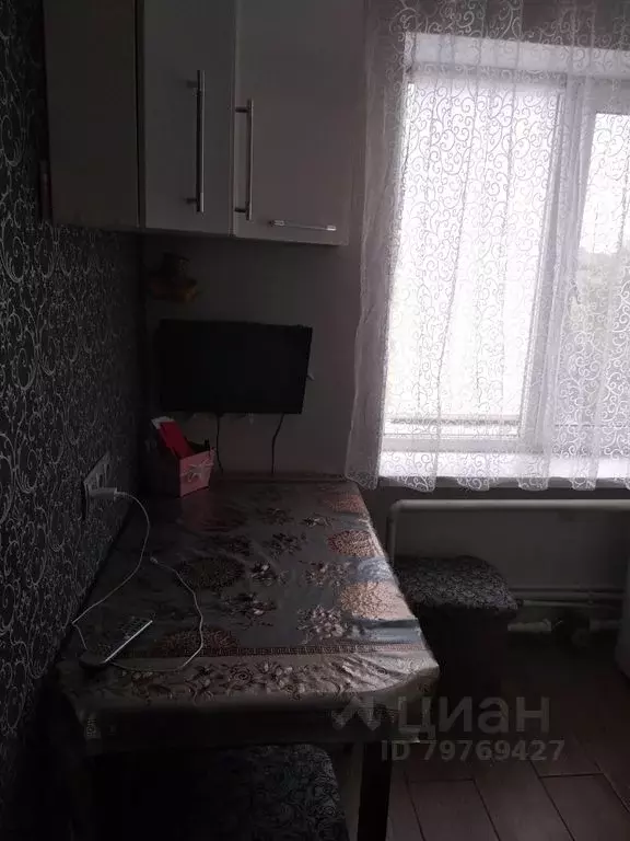 3-к кв. Крым, Черноморское пгт ул. Южная, 3 (50.0 м) - Фото 1