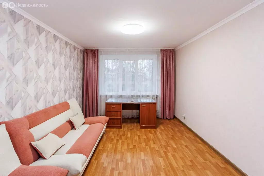 2-комнатная квартира: Тюмень, улица Мельникайте, 122 (60.2 м) - Фото 2