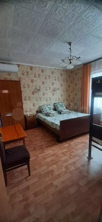 Комната 32 м в 2-к., 2/3 эт. - Фото 0